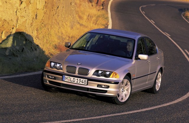 Modernebb formában és technikával született újjá a 3-as BMW 20 évvel ezelőtt