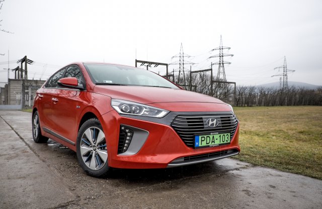 Hyundai Ioniq plug-in hybrid Premium 1.6 GDi teszt