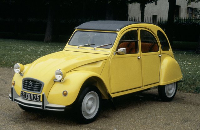 Duplán ünnepel a Citroën, hiszen a Méhari is 50 éves lett
