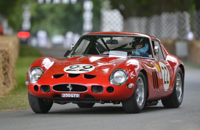 A Jaguar után a Ferrari is újra gyártana veteránt