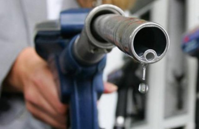 Pénteken ismét feljebb kerül a benzin és a gázolaj ára is