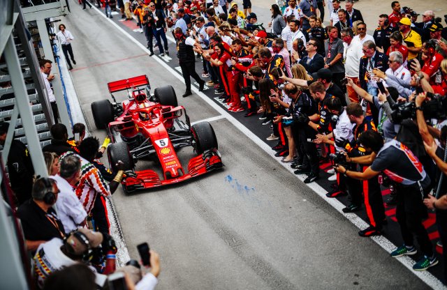 Jubileumi győzelmével Vettel a pontversenyben is átvette a vezetést