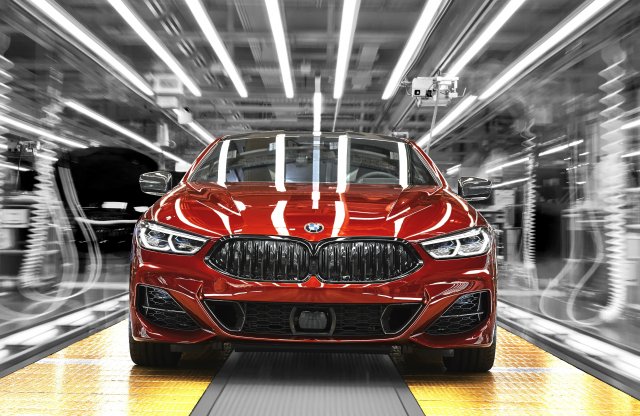 Elstartolt a 8-as BMW gyártása, fergeteges megoldásokkal folyik az összeszerelés
