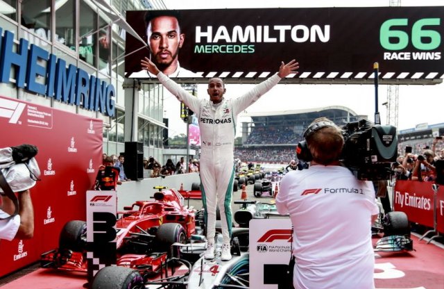F1, Német Nagydíj - Vettel kiesett, Hamilton az élen ért célba