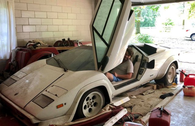 20 évig gyűjtötte a port ez a Lamborghini, a nagyi nélkül maradt unoka kaparta elő