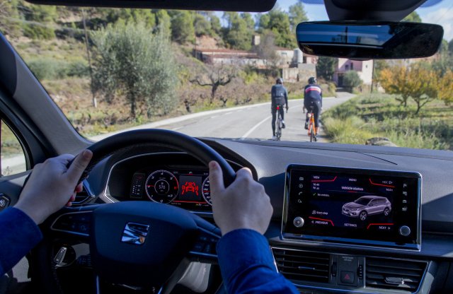 Az autó, ami a bicikliseket is figyeli: SEAT Tarraco