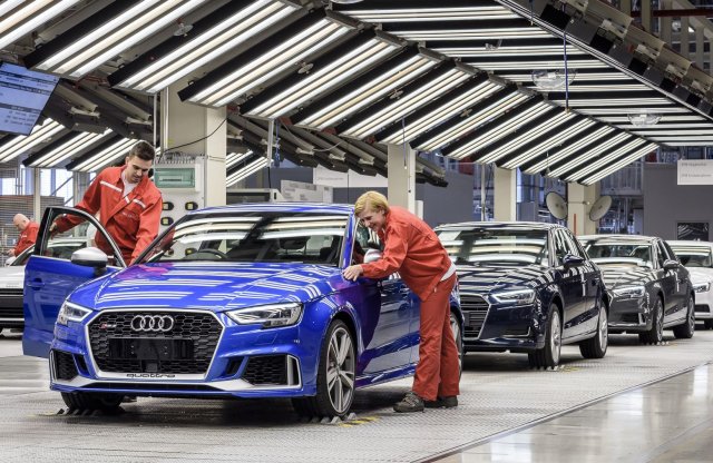 A magyar munkások miatt már az Audi legfőbb gyára is leállt