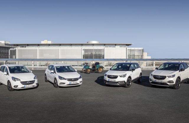 Új, teljesen elektromos Corsát és konnektoros Vivarót is hoz az Opel