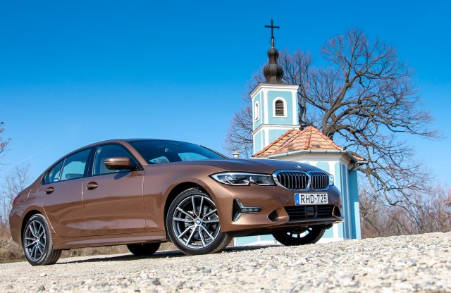 Nagyautós kényelem, változatlan gének - Elég tuti lett az új 3-as BMW!