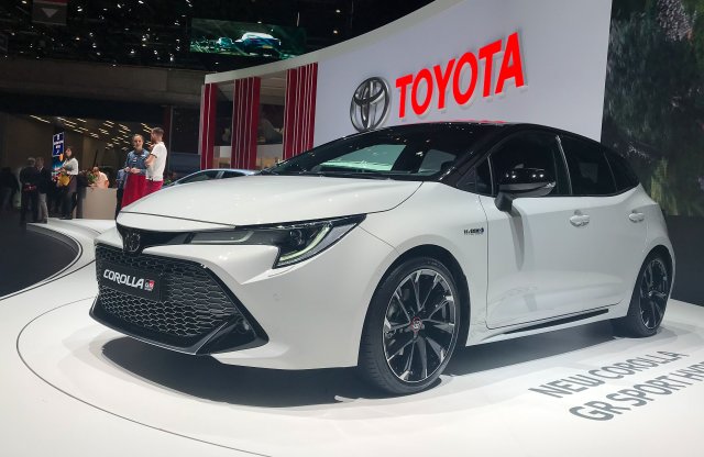 Két Corolla különkiadást is hozott a Toyota a Genfi Autószalonra