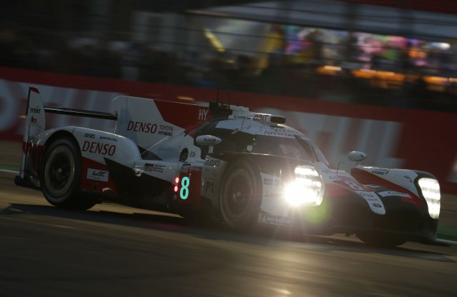 Fernando Alonso és csapattársai nyerték a Le Mans-i 24 órást a Toyotával