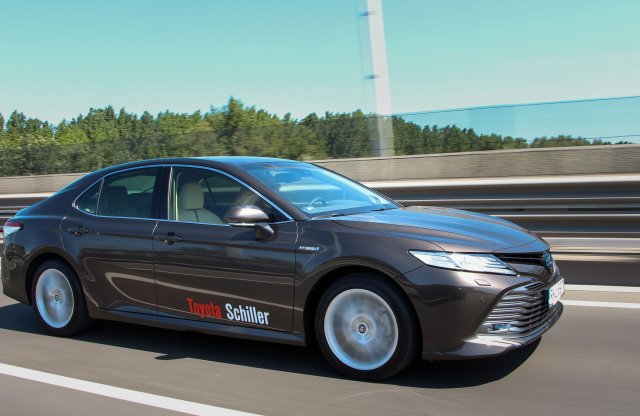 Villámpróba: Toyota Camry 2.5 Hybrid Executive VIP