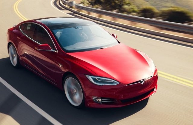 Laguna Seca új királya a Tesla Model S