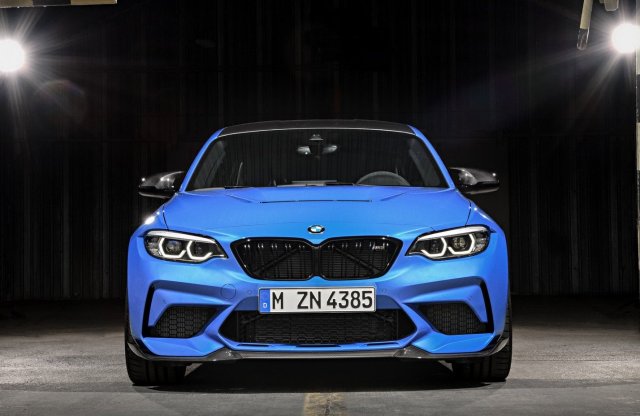 Hamarosan leáll a BMW M2 gyártása, de még itt egy utolsó éles modell, a CS