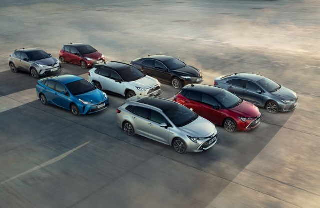 Csak tavaly 1,9 millió hibrid Toyota fogyott, elkelt a tizenötmilliomodik
