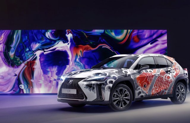 Vajon egy új divatirányzatot látunk megszületni a tetovált Lexus képében?