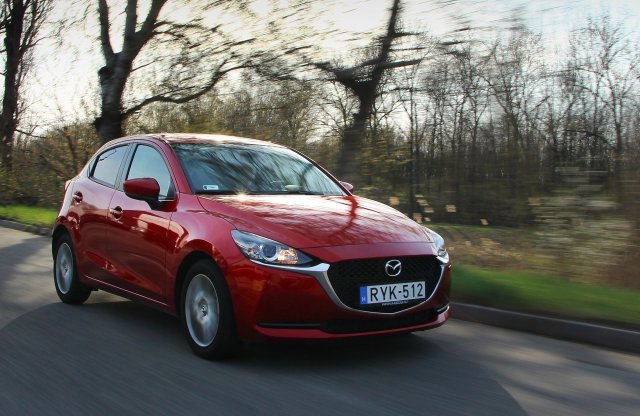 A Mazda2 is könnyű hibrid hajtásláncot kapott, kipróbáltuk