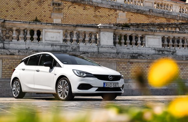 Nyoma sincs a franciáknak – Opel Astra 1.2 Turbo