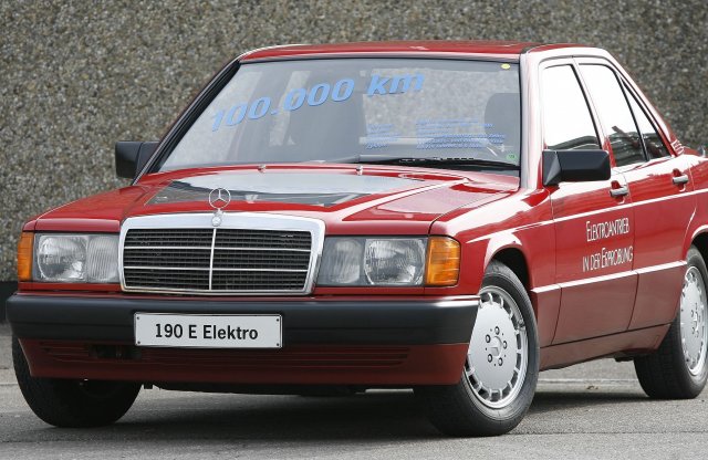 30 éve debütált a villanyhajtású Mercedes 190 E