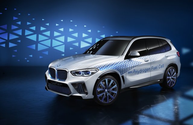 2022-ben érkezik a BMW első olyan modellje, amibe már hidrogént kell tankolnunk