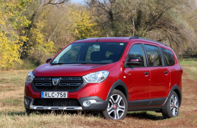 Hétüléses olcsó SUV váltja a Daciat Lodgyt a hírek szerint