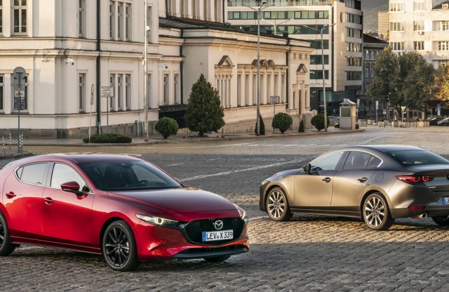 Összkerékhatjású turbós kivitel kerül piacra a Mazda3-ból