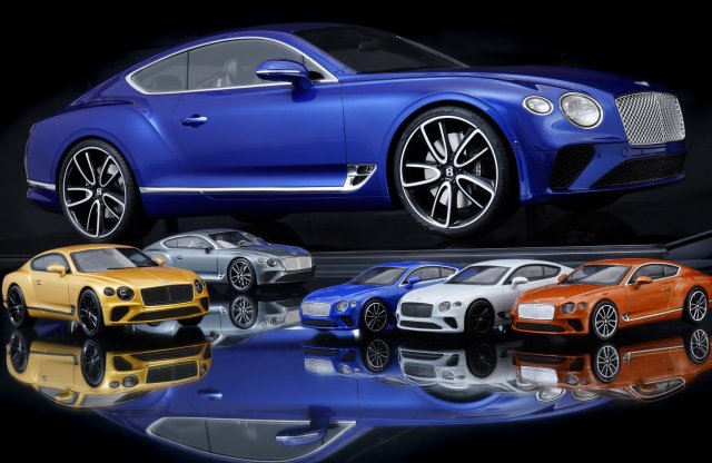 Egy teljes asztalt elfoglal a hivatalos Bentley Continental GT modell