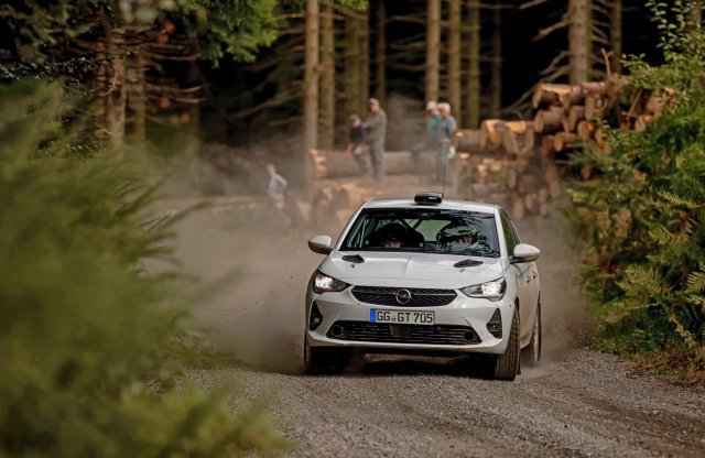 Az Opel Adam sikeres raliváltozatát az új Corsa versenykivitele követi