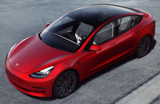 Már nyilvánosak a 2021-es Tesla Model 3 újdonságai