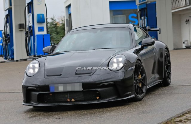 Szinte teljesen álca nélkül kapták lencsevégre a 992-es generációjú Porsche 911 GT3-at