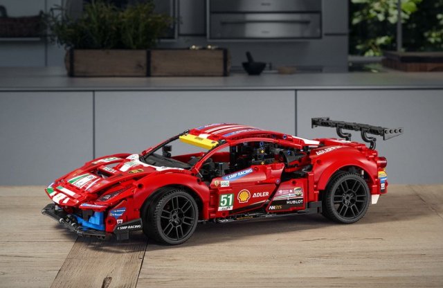 Döbbenetes, de eddig még nem volt Ferrari a LEGO Technic palettáján