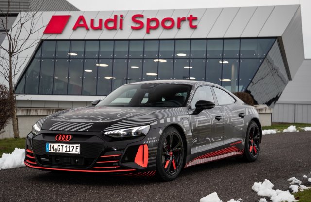 Az első elektromos Audi, amit Németországban készítenek, az akár 600 lóerős e-tron GT