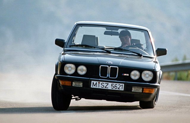Kölcsön-számítógéppel tervezték, idén 40 éves a BMW E28