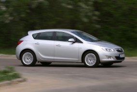Opel Astra J teszt