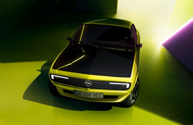 Ha a benzinmotor el is tűnik, legalább a kupéforma megmaradhat a klasszikus Opel Mantából