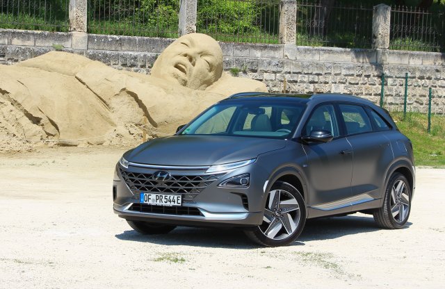 Újabb vizet termelő autó a magyar piacon - első próbán a Hyundai Nexo