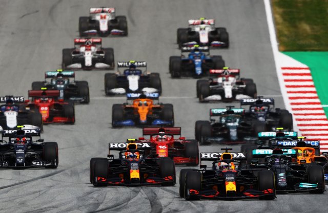 Ismét andalító futamot hozott az F1, amelyen Max Verstappen tovább növelte előnyét