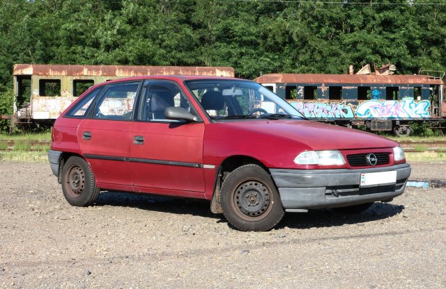 Első tulajos, tehát hibátlan? - Opel Astra F (1994) használtteszt