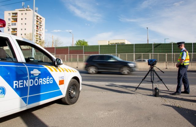 Hűségprogramot hirdet a szabályosan közlekedőknek a rendőrség