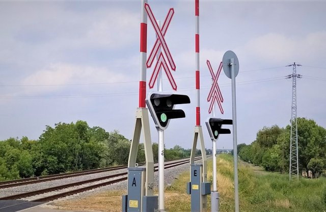 Most megnézheted a mozdonyvezető szemszögéből, hogy mi történik, ha szabd jelzésnél jön a vonat