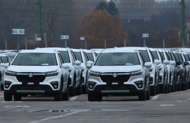 Új információk derültek ki az Esztergomban parkoló, még be sem mutatott Suzukikról
