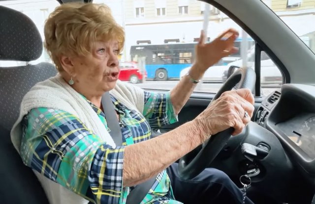 Pásztor Erzsi színművésznő neveli a magyar autósokat!