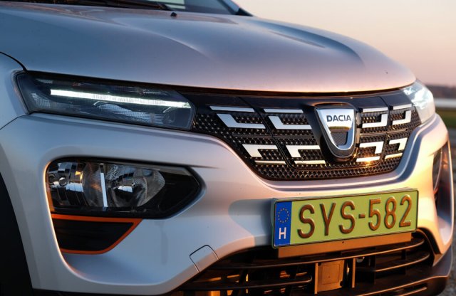 2022 legjobb ár/érték arányú autója a Dacia Spring az Autobest zsűrije szerint