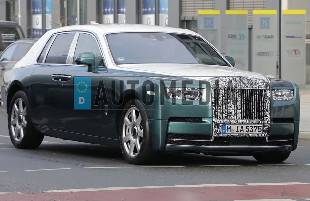 Kémfotókon a rácfelvarrott Rolls-Royce Phantom