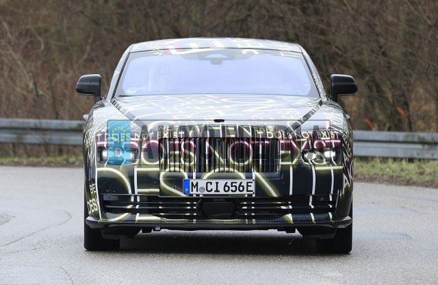 Rolls-Royce Spectre néven suhan majd a brit luxusautó-márka első zéró emissziós modellje