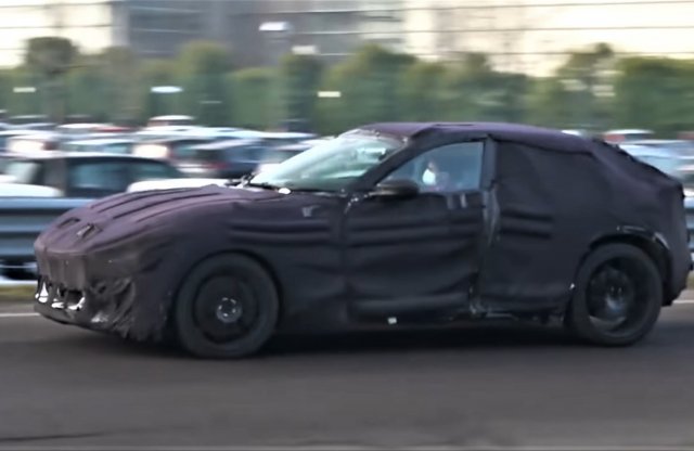 Videón a Ferrari Purosangue, közel sem hétköznapi SUV formát rajzoltak neki az olaszok