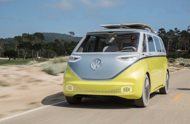 Megvan a pontos hely és idő, dobja az álcát a Volkswagen villanyhajtású hippibusza