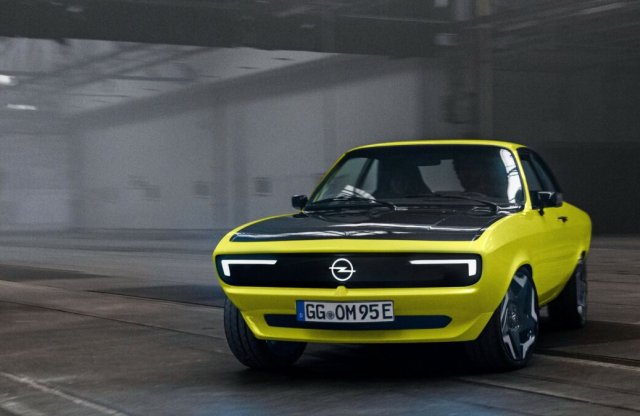 Az Opel megerősítette, hogy az Insignia és a Crossland következő generációja is villanyautó lesz