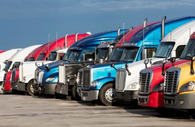 A Walmart megemelte a kamionsofőrök fizetését az USA-ban, mutatjuk a kinti és a hazai helyzetet
