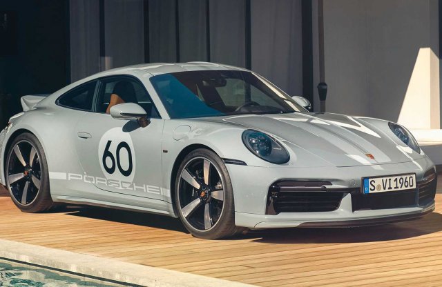 Kézi váltóval és kacsafarokkal készül a Porsche 911 Sport Classic